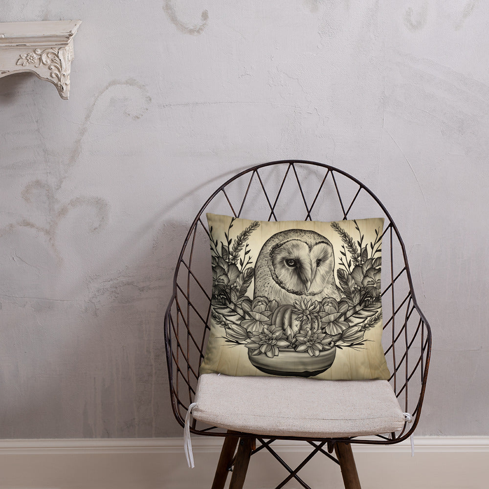 “Nature Owl” Basic Pillow