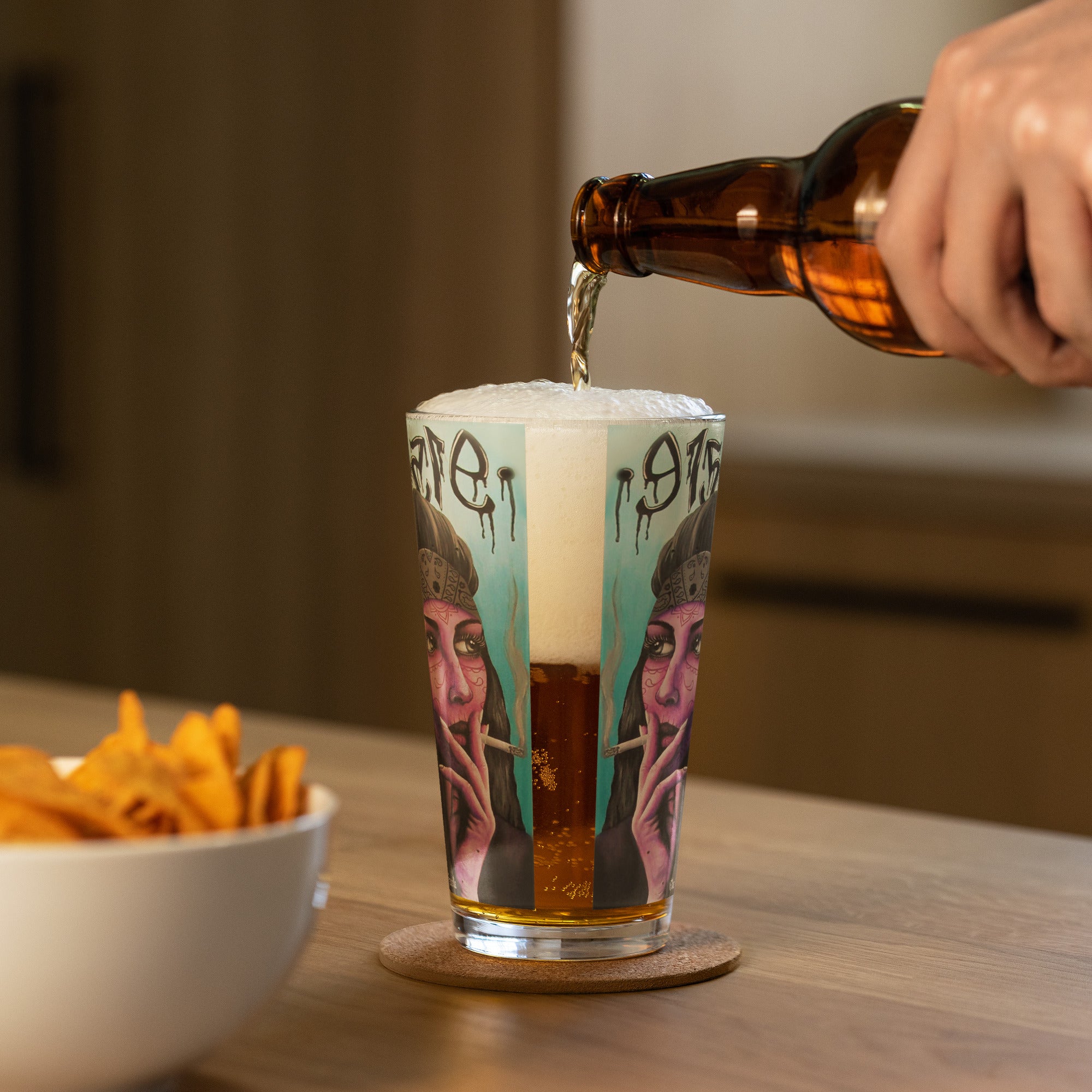 “915 Chola” Shaker pint glass