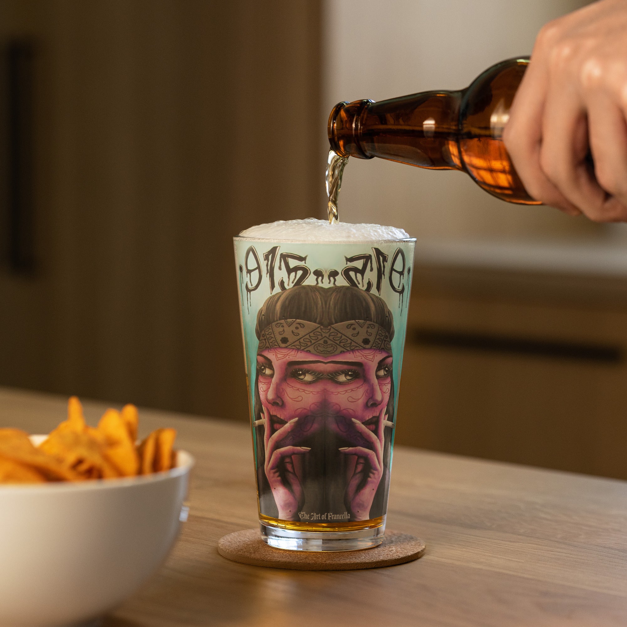 “915 Chola” Shaker pint glass